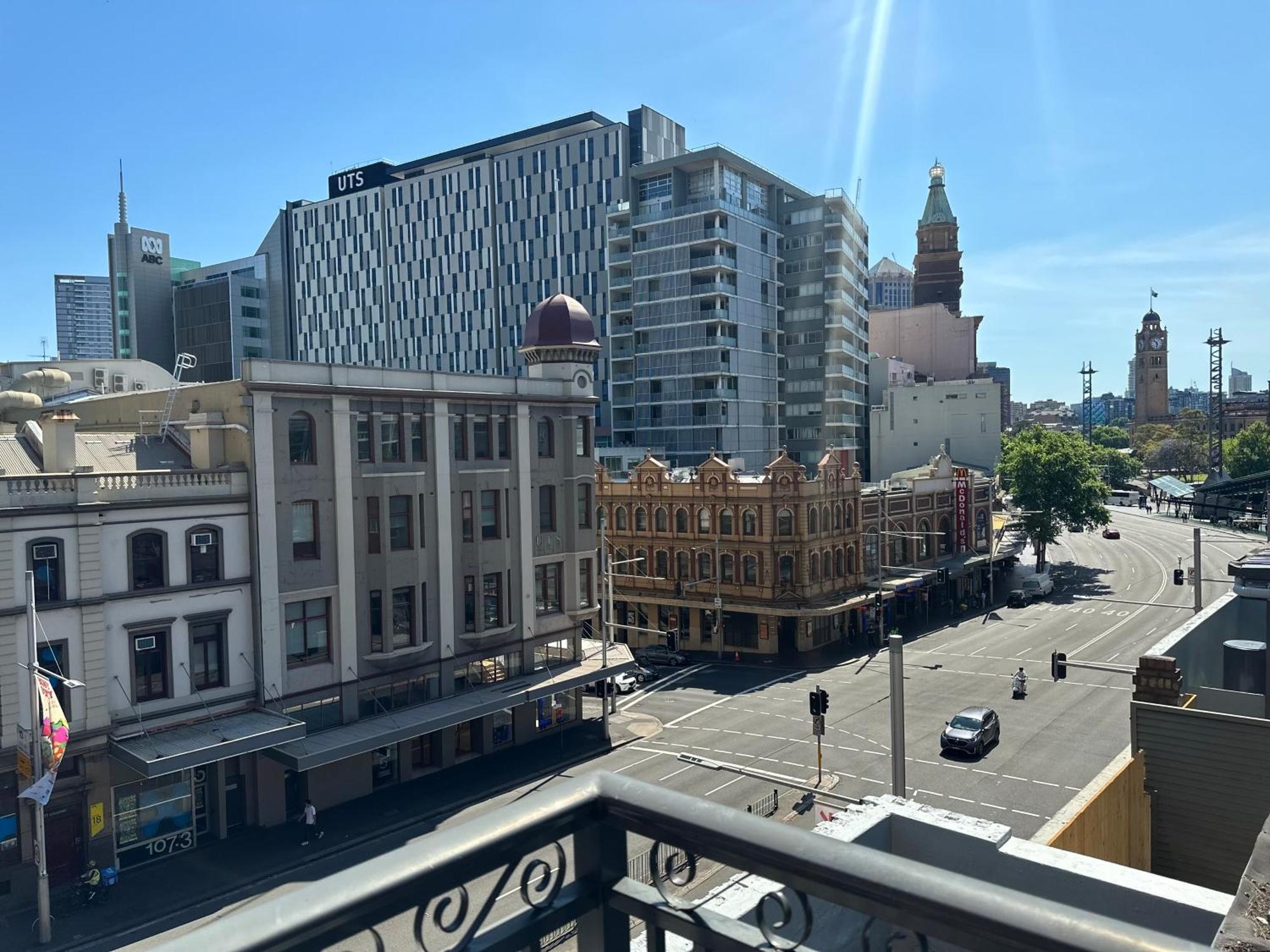 Sydney Riseon Hotel Buitenkant foto